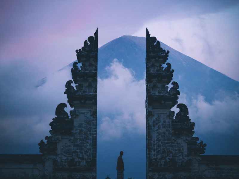 Bali, Ilusi dalam&nbsp;Realitas